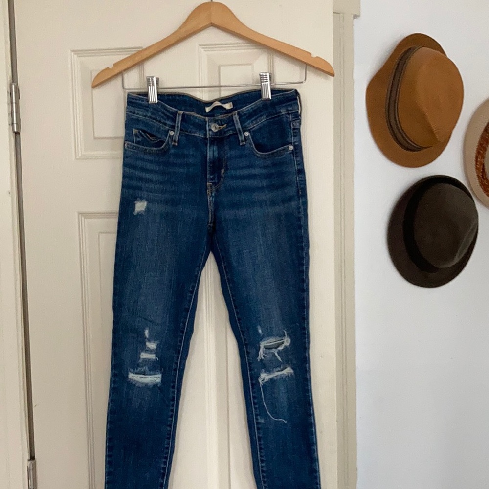 Levi’s 711 Skinny Jeans 26W X 28L distressed